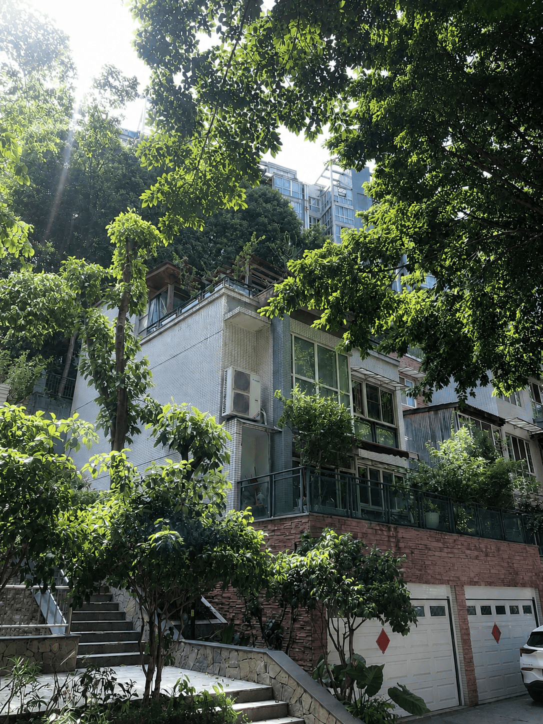 黔南岛居岁月从容升级：小小岛老别墅加装蒂升悦行款电梯
